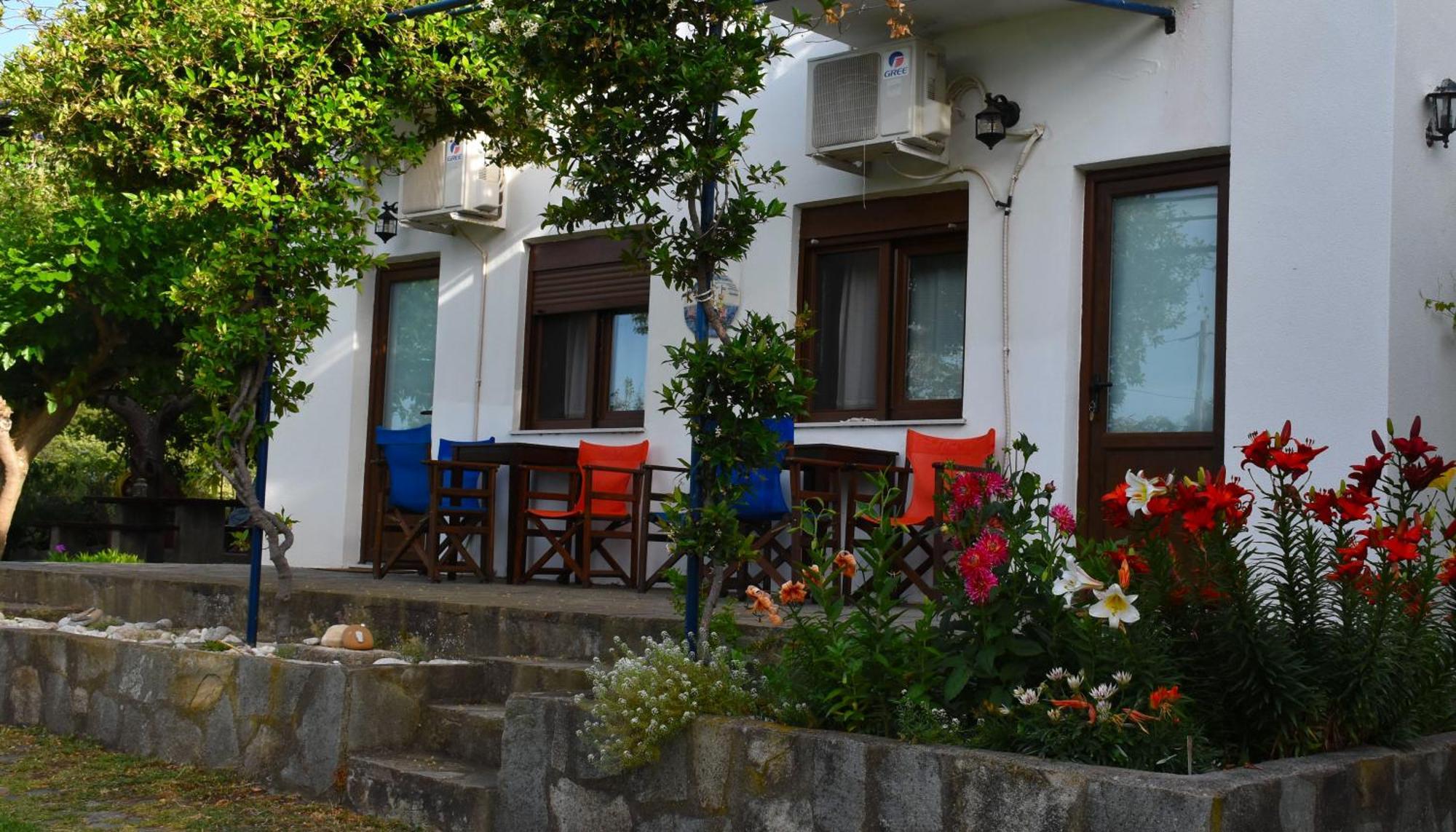 Mirsini Apartments Kariotes ภายนอก รูปภาพ
