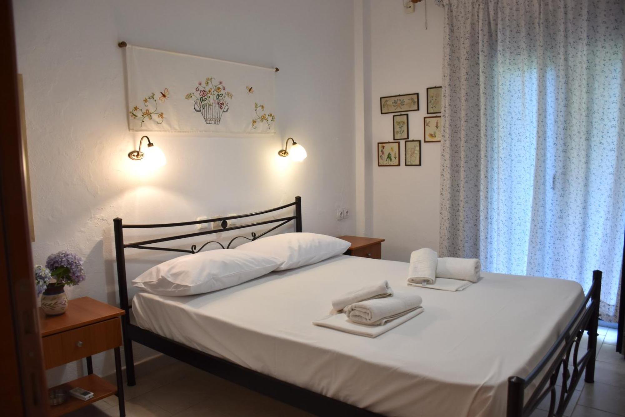 Mirsini Apartments Kariotes ภายนอก รูปภาพ