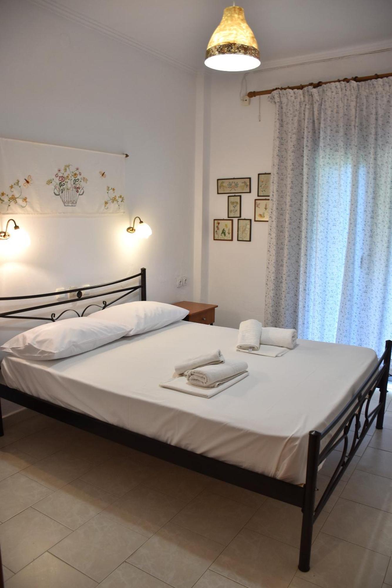 Mirsini Apartments Kariotes ภายนอก รูปภาพ
